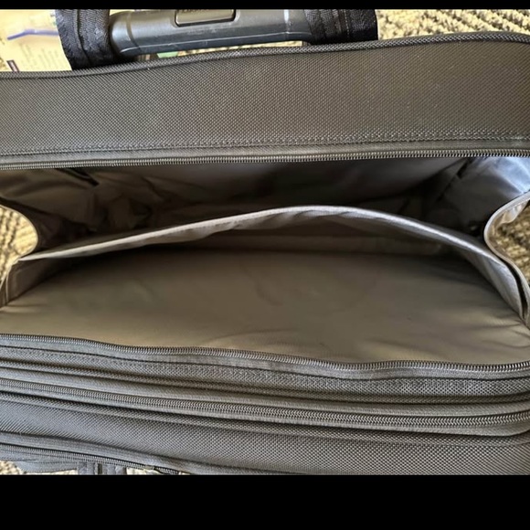 Briggs & Riley @Work Large Expandable Rolling Brief - Picture 6 of 10